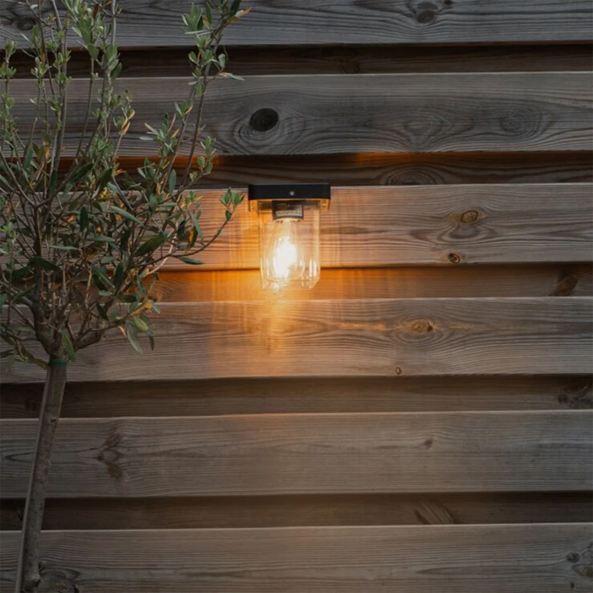 Ultralight Frame Outdoor Wall Light (FYL0238B) - Image 9