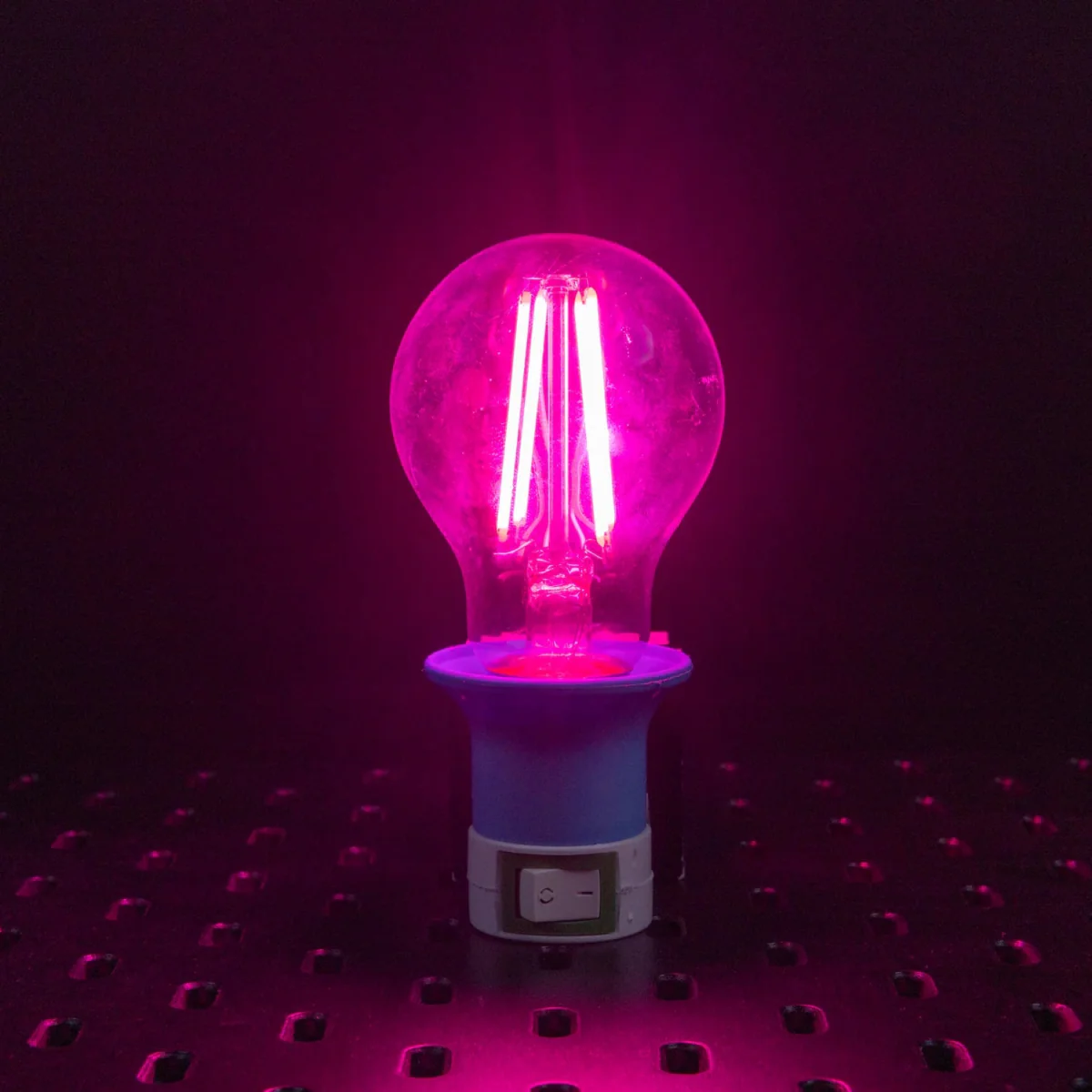 Ultralight LED Plant Growth Bulb 5W E27 - Faster-Growing Plants (UTLA250SG) - Image 3
