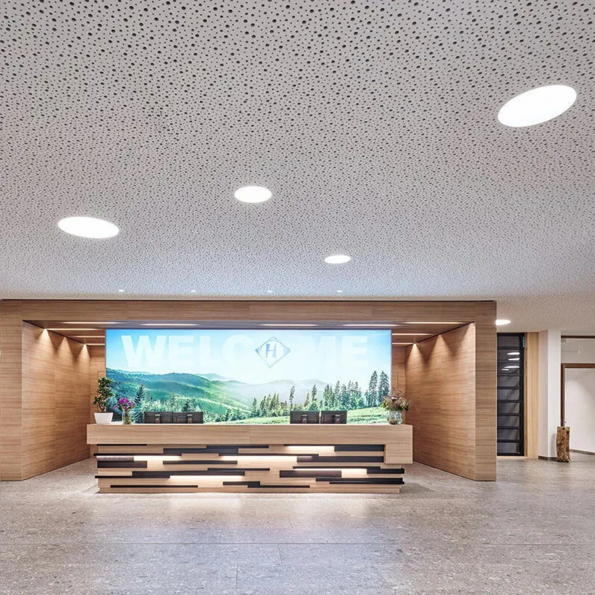 Ultralight Circular Ceiling Light (MXL-1075) | Wide Beam Angle | Indoor Use - Image 4