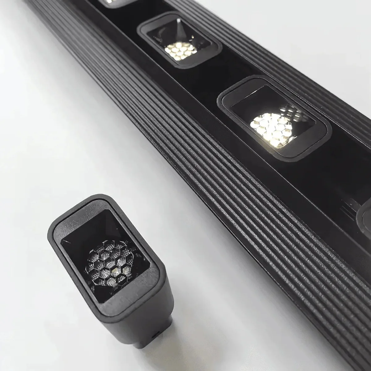 Magnetic Track Light 35mm - OSRAM LED CHIPS (BT-Family) - Image 29