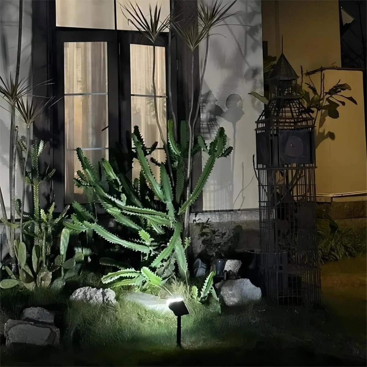 Ultralight Solar Landscape Light Dimmable IP65 (LL18009) - Image 3