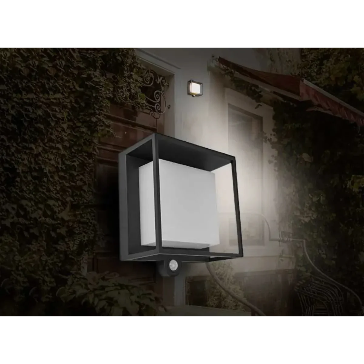 Ultralight Solar Motion Sensor Wall Light IP54 (FYL0204) - Image 5