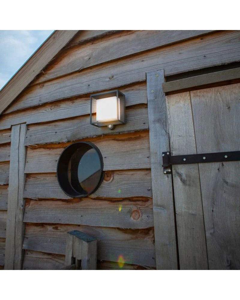 Ultralight Solar Motion Sensor Wall Light IP54 (FYL0204) - Image 7