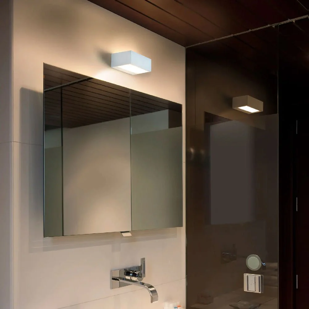 Ultralight Up and Down LED Wall Light (7760) - Image 3